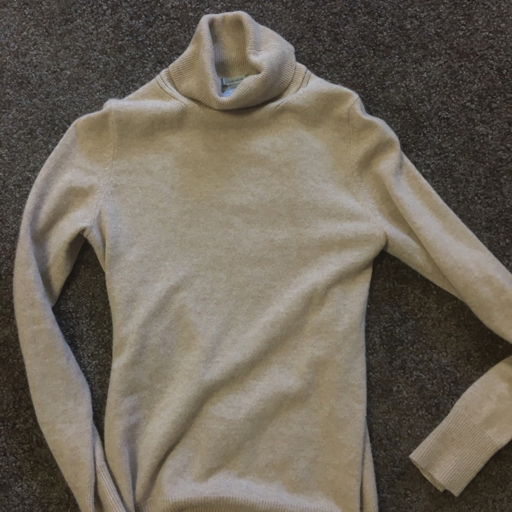 tan cashmere turtle neck sweater